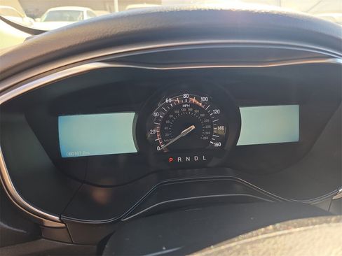 Used 2020 Ford Fusion SE image 9