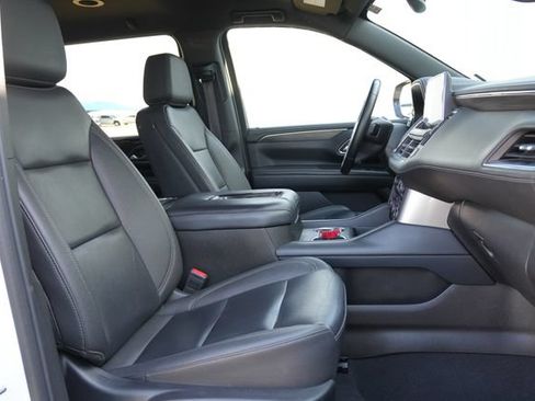 Used 2024 Chevrolet Suburban LT AWD/4WD image 19