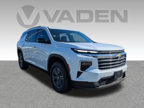 New 2025 Chevrolet Traverse LT w/ Enhanced Driving Package image 3