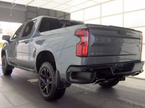 Used 2022 Chevrolet Silverado 1500 LT Trail Boss w/ LT Trail Boss Premium Package AWD/4WD image 3