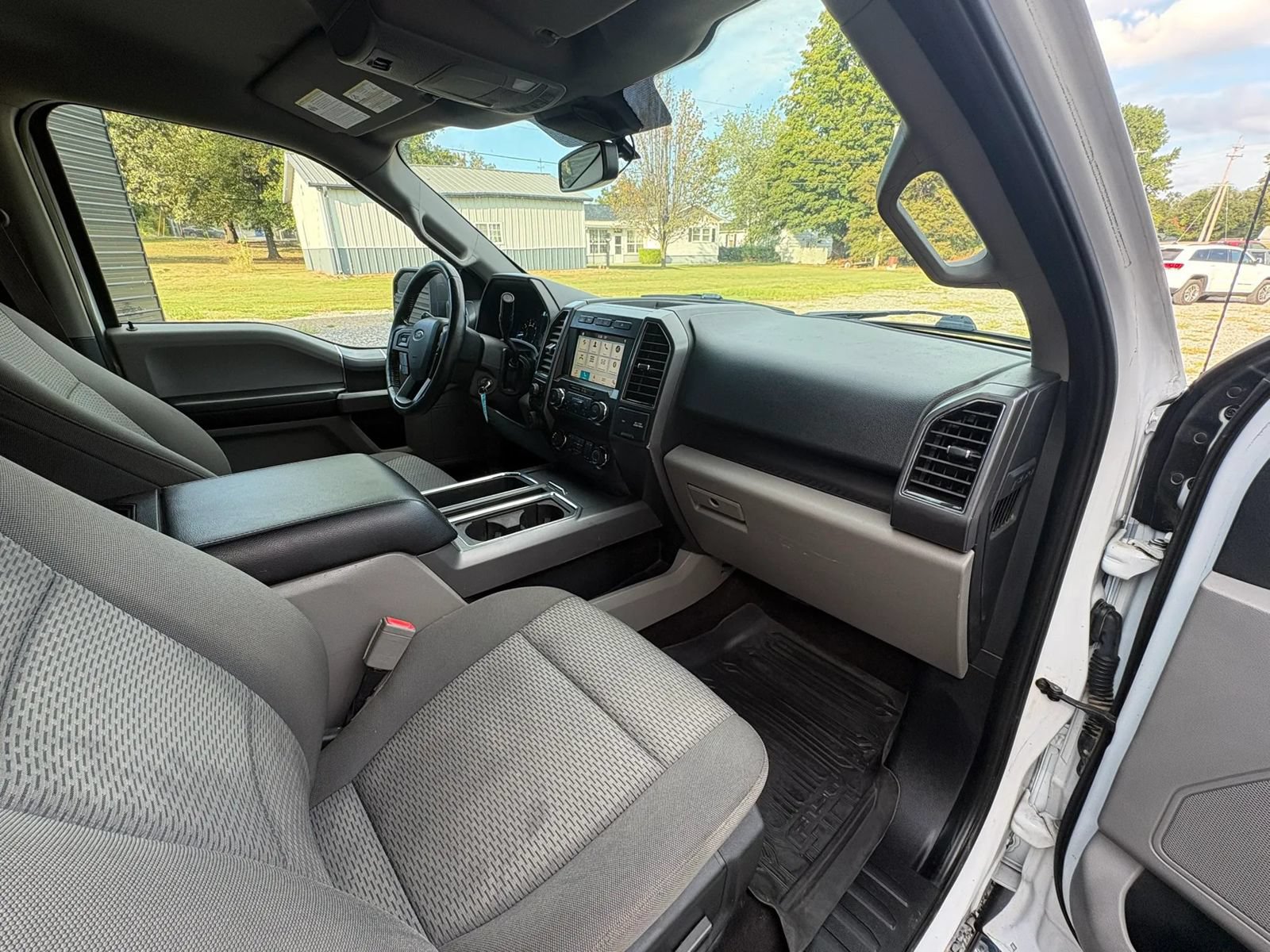 Used 2019 Ford F150 XLT w/ Equipment Group 302A Luxury AWD/4WD image 10