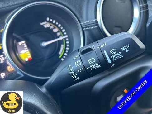 Used 2023 Jeep Wrangler Unlimited Sahara image 28