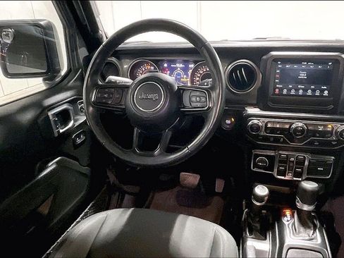 Used 2022 Jeep Gladiator Willys image 7