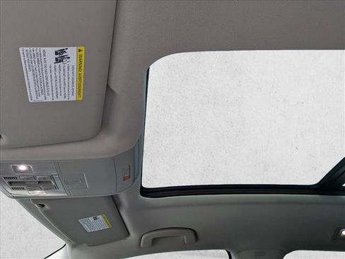 Used 2022 Volkswagen Atlas SE w/ Panoramic Sunroof Package FWD image 14