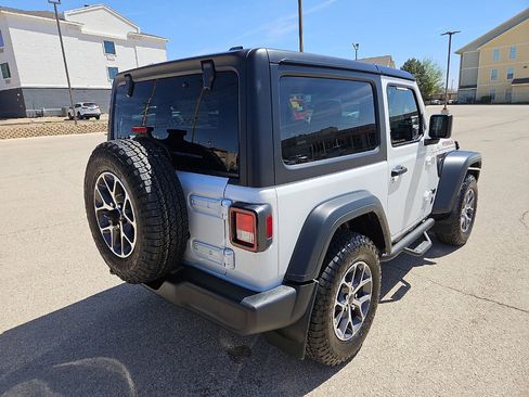 Used 2026 Jeep Wrangler Willys image 4