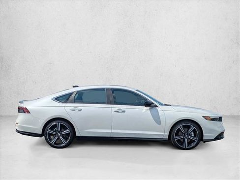 Used 2025 Honda Accord Sport image 4