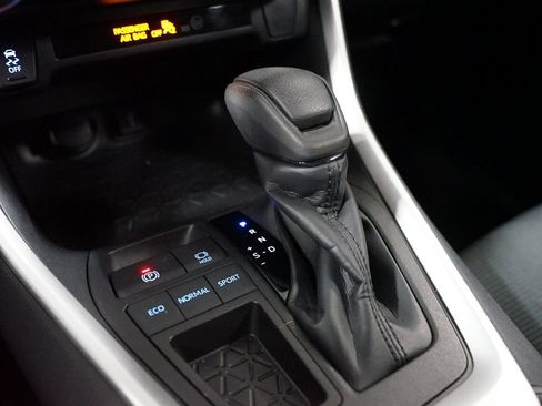 Certified 2022 Toyota RAV4 LE image 20