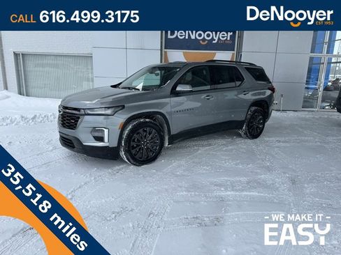 Certified 2023 Chevrolet Traverse RS w/ LPO, Floor Liner Package image 1