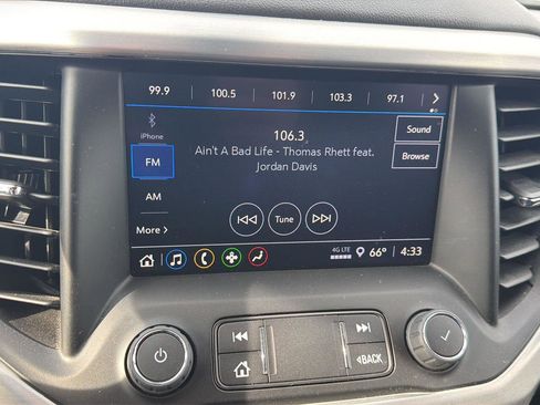 Used 2023 GMC Acadia SLE w/ Driver Convenience Package image 22