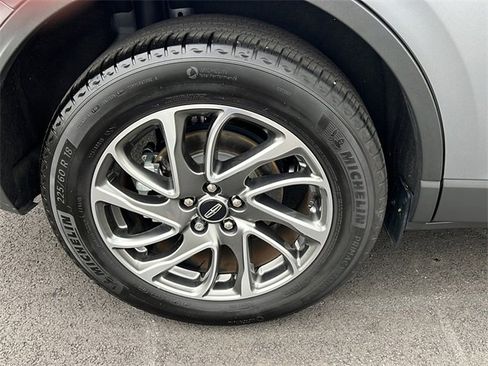 Certified 2022 Lincoln Corsair FWD w/ Equipment Group 101A image 11