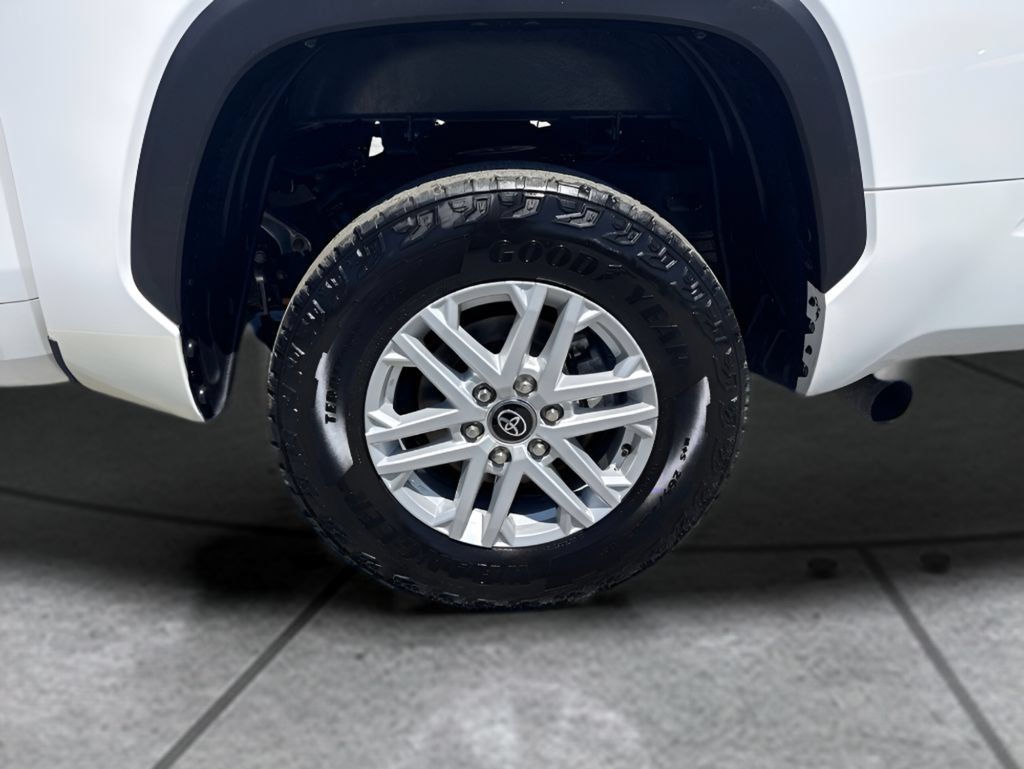 Used 2025 Toyota Tundra SR5 AWD/4WD image 33