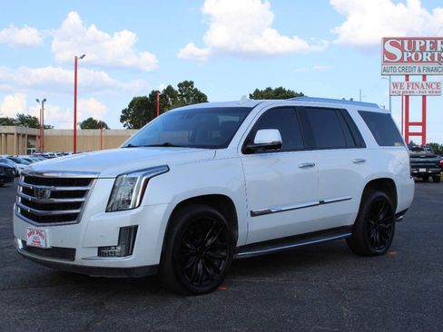 Used 2016 Cadillac Escalade Luxury AWD/4WD image 7