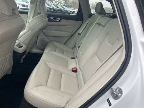 Used 2024 Volvo XC60 B5 Plus image 29