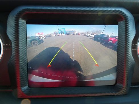 Used 2020 Jeep Wrangler Unlimited Sahara image 27