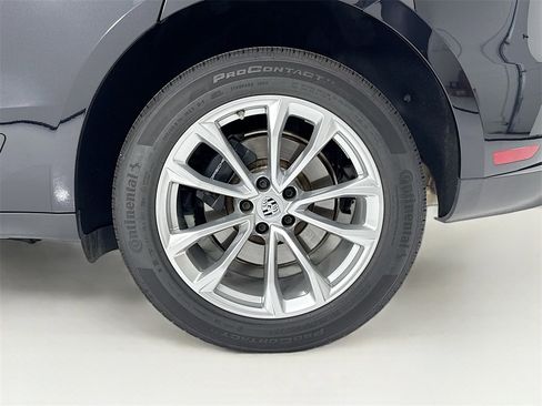 Certified 2025 Porsche Macan image 33