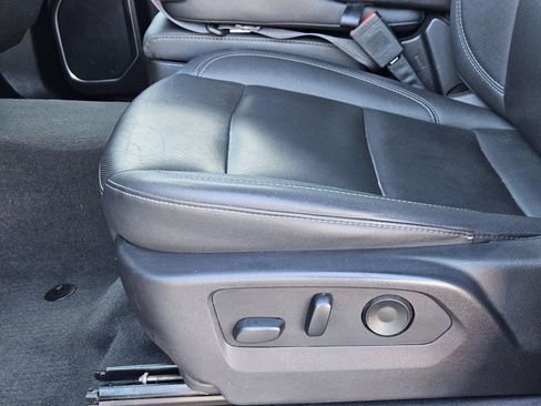 Used 2024 GMC Sierra 1500 SLT image 30