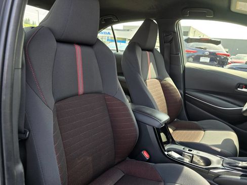 Used 2025 Toyota Corolla SE AWD/4WD image 8