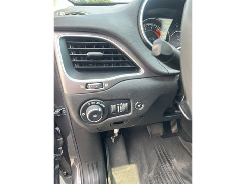 Used 2022 Jeep Cherokee Latitude Lux w/ Sun & Sound Group AWD/4WD image 19