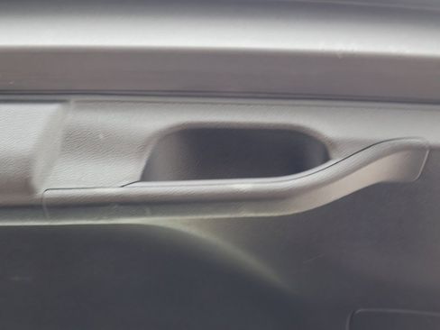 Used 2019 Jeep Cherokee Limited w/ Luxury Group image 22