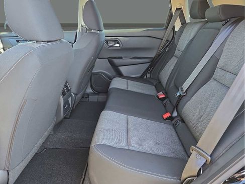 Used 2025 Nissan Rogue SV FWD image 13
