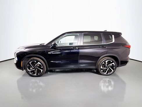 Used 2024 Mitsubishi Outlander SE Black Edition image 6