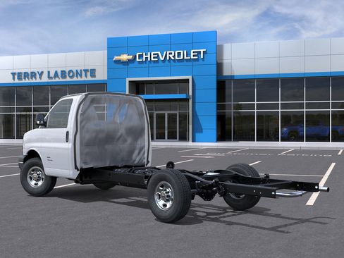 New 2025 Chevrolet Express 3500 w/ Power Convenience Package RWD image 5