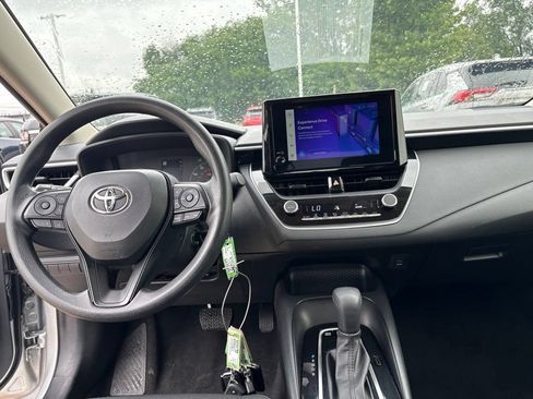 Used 2025 Toyota Corolla LE FWD image 22
