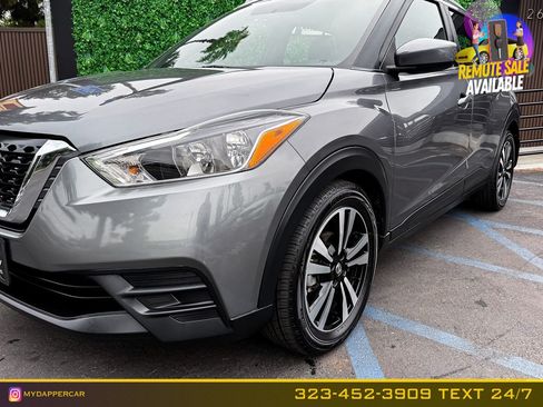 Used 2019 Nissan Kicks SV FWD image 2