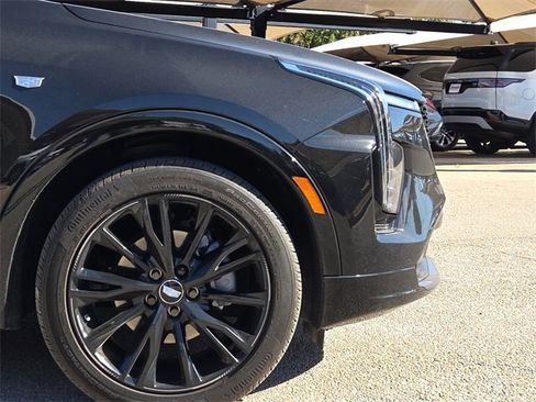 Used 2025 Cadillac XT4 Sport w/ LPO, Onyx Lite Package image 14