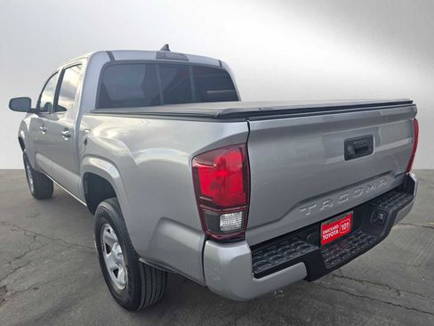 Used 2022 Toyota Tacoma SR image 5