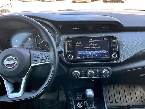 Used 2024 Nissan Kicks SV image 6
