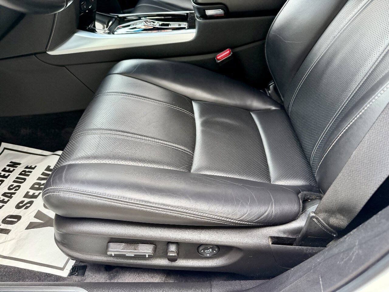 Used 2018 Acura RLX w/ Technology Package FWD image 29