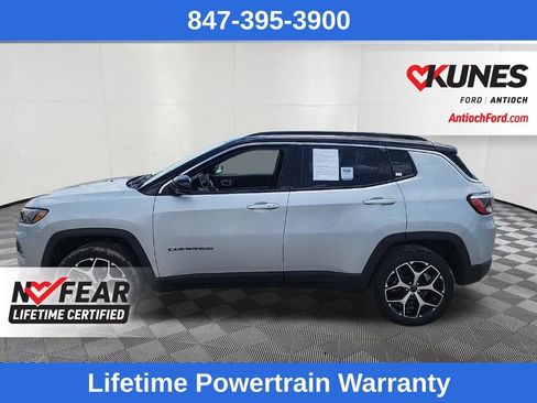 Used 2025 Jeep Compass Limited AWD/4WD image 3