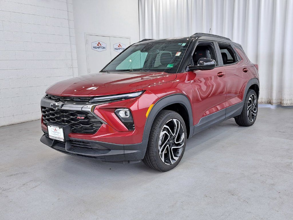 Used 2024 Chevrolet TrailBlazer RS w/ Convenience Package AWD/4WD image 2