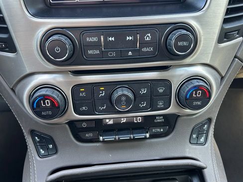 Used 2020 GMC Yukon Denali w/ Denali Premium Package RWD image 33