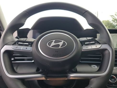 Certified 2025 Hyundai Elantra SEL FWD image 13