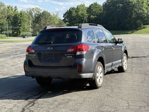 Used 2011 Subaru Outback 2.5i Premium image 5