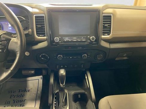 Certified 2022 Nissan Frontier SV image 11