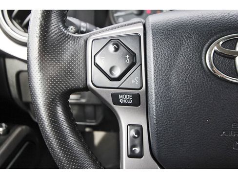 Used 2016 Toyota Tacoma SR5 image 18