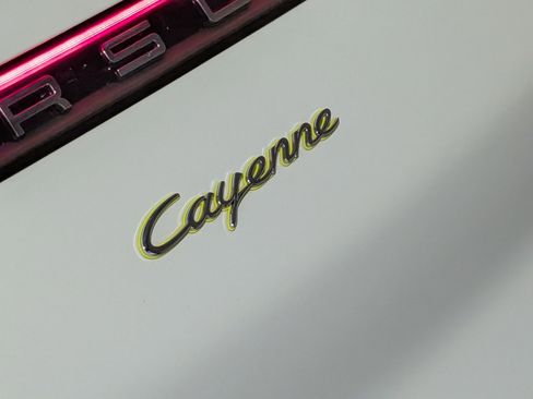 Certified 2022 Porsche Cayenne E-Hybrid image 17