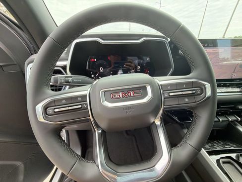 New 2026 GMC Canyon Elevation w/ Convenience Package RWD image 28