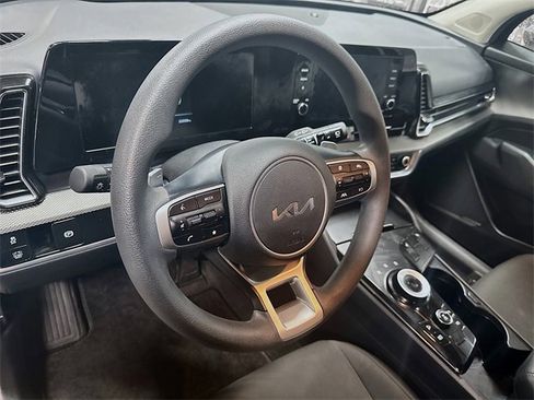 Used 2023 Kia Sportage LX image 16