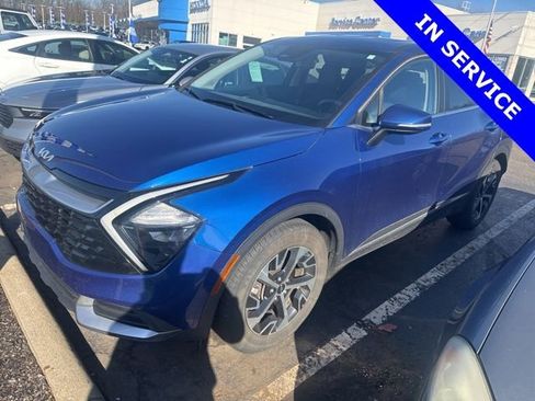 Used 2023 Kia Sportage EX image 3