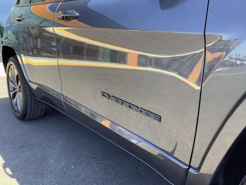 Used 2020 Jeep Cherokee High Altitude image 39