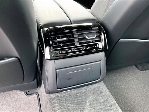 New 2026 Audi A8 L 3.0T image 17