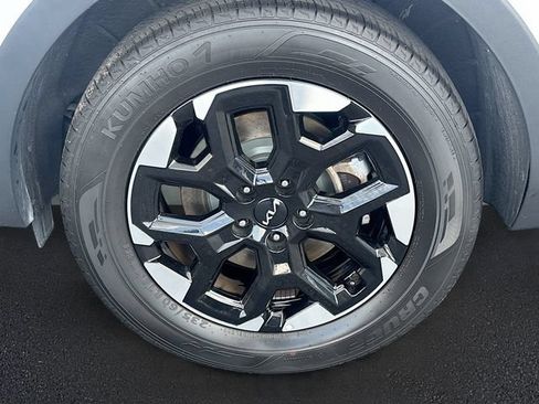 Used 2024 Kia Sorento S FWD image 32