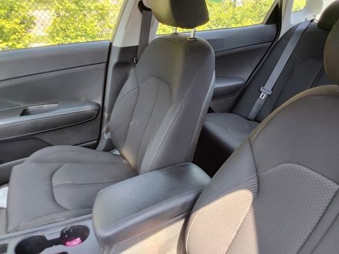 Used 2018 Kia Optima LX FWD image 10