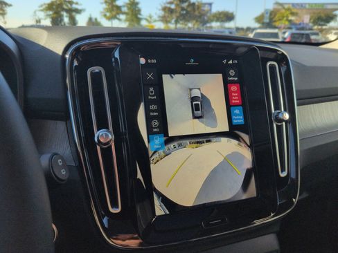 New 2026 Volvo XC40 B5 Plus w/ Protection Package Premier image 19