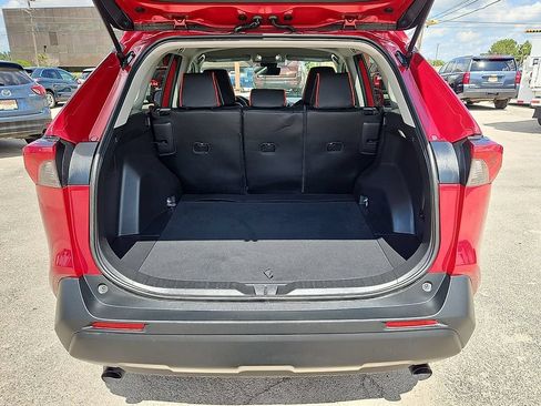 Used 2022 Toyota RAV4 LE FWD image 16
