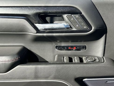 Used 2025 GMC Sierra 1500 AT4X image 24